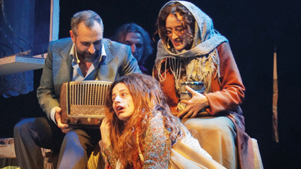 ‘Hamiyet’ ayakta alkışlandı