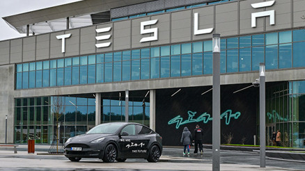 Berlin’de üretime iki hafta ara