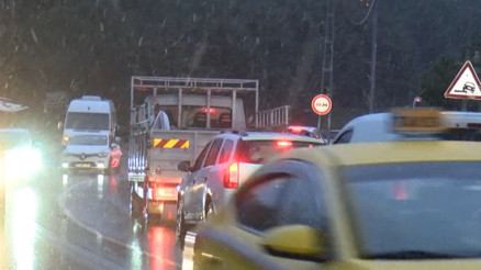 Kartalda kar yağışı başladı