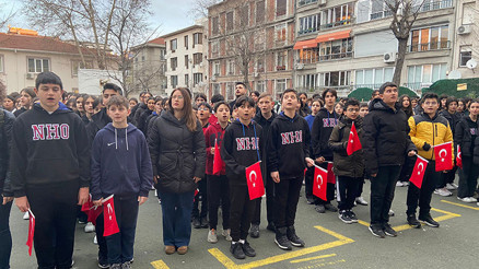 Bütün okullarda saygı duruşu yapıldı
