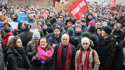 Scholz ve Baerbock da AfD gösterisine katıldı