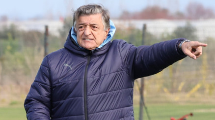 Yılmaz Vuraldan 4 maç sonra puan kaybı Menemen FK...