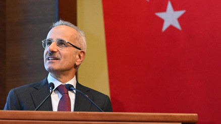 Bakan Uraloğlu: Dünyanın yakıtı veri, motoru yapay zeka Bakan Uraloğlu: Dünyanın yakıtı veri, motoru yapay zeka