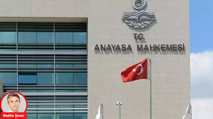 Bölücü 5 partiye göz yuman AYM uyuyor mu yoksa bizi uyutuyor mu