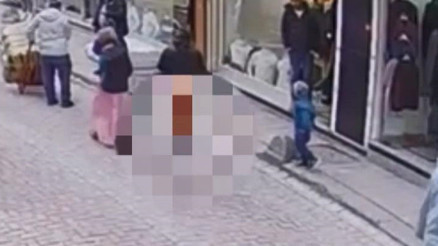 Zeytinburnunda ilginç olay Hırsızlık yaparken yakalanınca soyundu