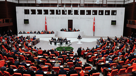 Son dakika Türk askerinin Aden Körfezindeki görev süresi uzatıldı