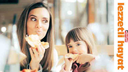 Güzel bir yemeği  hak ettiler...