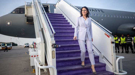 Baerbock’un olduğu uçak zorunlu iniş yaptı