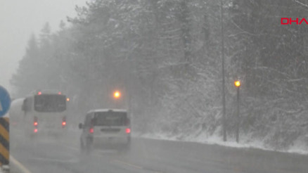 Bolu Dağında kar yağışı etkili oluyor