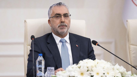 Bakan Işıkhandan yeni emeklilik sistemi açıklaması: SSK, Bağ-Kur, ev kadınlarına emeklilik düzenlemesi... Bakan Işıkhandan yeni emeklilik sistemi açıklaması: SSK, Bağ-Kur, ev kadınlarına emeklilik düzenlemesi...