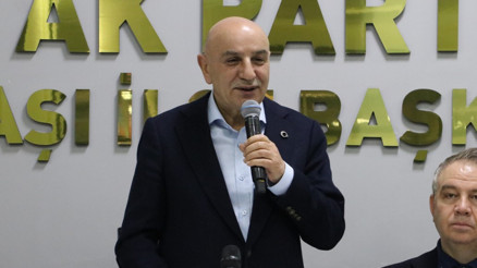 AK Parti Ankara Büyükşehir Belediye Başkan Adayı Altınok: Ankarada kırılan mermerin tamirini yapamayan bir yönetim var AK Parti Ankara Büyükşehir Belediye Başkan Adayı Altınok: Ankarada kırılan mermerin tamirini yapamayan bir yönetim var