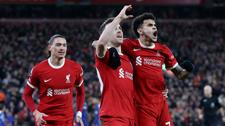 Lider Liverpool ezip geçiyor Chelseayi bozguna uğrattı