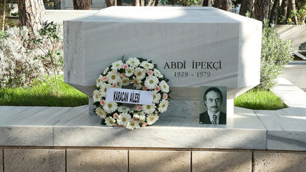 Abdi İpekçi ölümünün 45.yılında İstanbulda mezarı başında anıldı