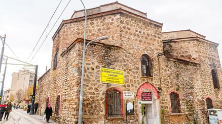 Her mahallesinde bir hamam var