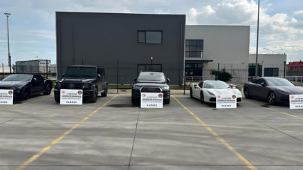 Ticaret Bakanlığı duyurdu: 445 milyon liralık kaçak otomobil operasyonu Ticaret Bakanlığı duyurdu: 445 milyon liralık kaçak otomobil operasyonu