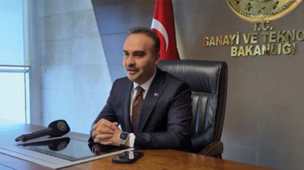 Bakan Kacır, Türkiyenin ilk astronotu Gezeravcı ile telefonla görüştü Bakan Kacır, Türkiyenin ilk astronotu Gezeravcı ile telefonla görüştü