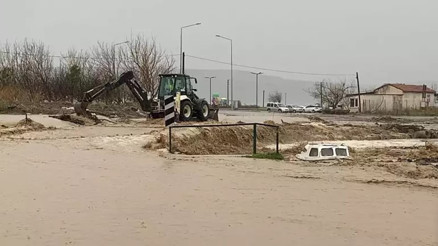 Çanakkalede sağanak sonrası Kepez Çayı taştı