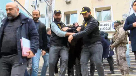Son dakika: AK Parti adayı Yeniay saldırgandan şikayetçi oldu... 3 şüpheli tutuklandı Son dakika: AK Parti adayı Yeniay saldırgandan şikayetçi oldu... 3 şüpheli tutuklandı