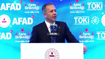 İçişleri Bakanı Ali Yerlikaya, Kilis deprem konutları kura çekimi ve teslim törenine katıldı İçişleri Bakanı Ali Yerlikaya, Kilis deprem konutları kura çekimi ve teslim törenine katıldı