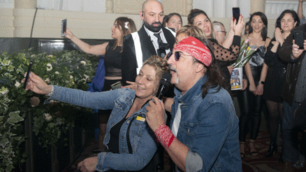 Londra’da buram buram 90’lar gecesi