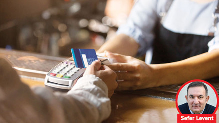 Kredi kartına sınırlama, nakite kısıtlama tartışması sürerken orta yolu bulacak bir önerim var: Banka kartı kullanımı  teşvik edilsin