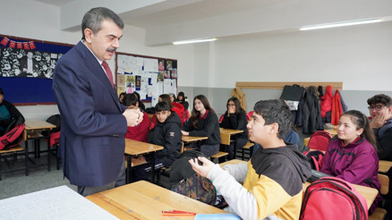 Öğretmenler cep telefonu yasağından memnun