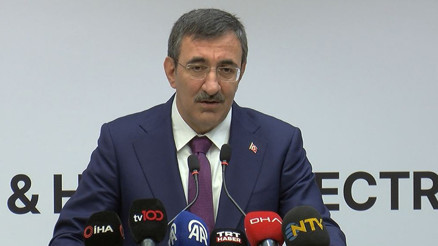 Cumhurbaşkanı Yardımcısı Yılmazdan Çinli turist açıklaması: Ülkemizde daha fazla görmek istiyoruz Cumhurbaşkanı Yardımcısı Yılmazdan Çinli turist açıklaması: Ülkemizde daha fazla görmek istiyoruz