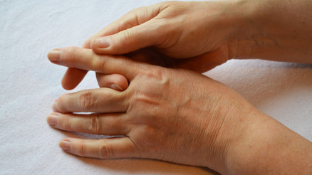 Yaşadığı sorunların sebebini çok kahve içmesi sanıyordu, tedavisi olmayan bir hastalık teşhisi kondu Yaşadığı sorunların sebebini çok kahve içmesi sanıyordu, tedavisi olmayan bir hastalık teşhisi kondu