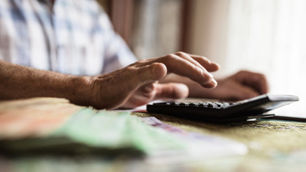 Emekli bayram ikramiyesi ne kadar oldu 2024 Ramazan Bayramı emekli ikramiyesi ne zaman yatacak Meclisten geçti İşte emekli bayram ikramiyesi ödeme tarihleri 2024