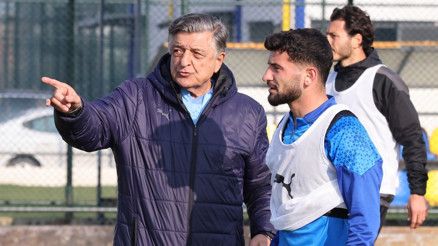 Son 4 maçta 3 puan, Menemen FK düşüşte Yılmaz Vuraldan toplantı...