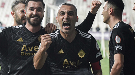 42 yaşında gollere devam Altayda Murat Uluç zirvede...