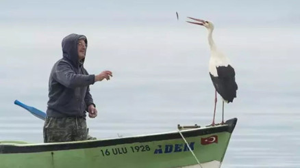 13 yıllık dostluk: Yaren Leylek ile Adem Amca yine bir arada 13 yıllık dostluk: Yaren Leylek ile Adem Amca yine bir arada