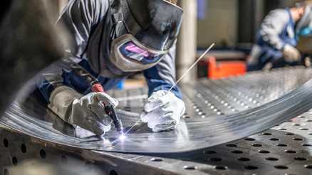 İmalat PMI Şubatta arttı