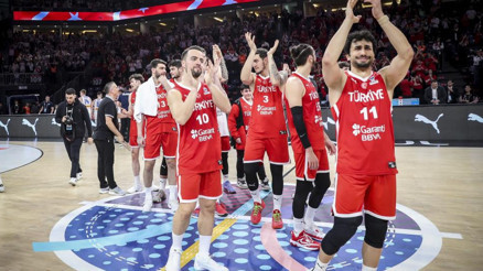 12 Dev Adamın FIBA sıralamasındaki yeri değişmedi