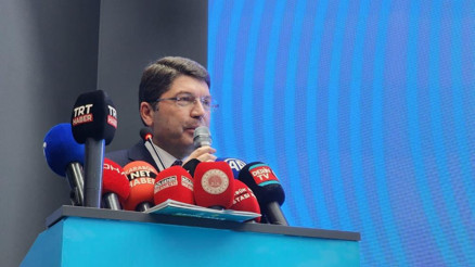 Bakan Tunç: Yapılan değişiklikler anayasadaki vesayetçi ruhun azalmasını sağladı Bakan Tunç: Yapılan değişiklikler anayasadaki vesayetçi ruhun azalmasını sağladı