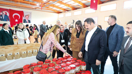Hatay’ın ürünlerini raflarına taşıyor