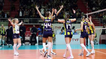 Fenerbahçe, VakıfBank engelini 4 sette geçti