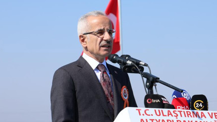 Bakan Uraloğlu: Diyarbakıra 22 yılda 57.6 milyar lira yatırım yapıldı Bakan Uraloğlu: Diyarbakıra 22 yılda 57.6 milyar lira yatırım yapıldı