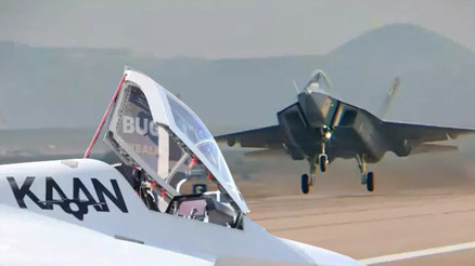 Türkiyenin yeni nesil savaş uçağı manşetlerden düşmüyor... Business Insider yazdı: SU-57 yerine Kaan Türkiyenin yeni nesil savaş uçağı manşetlerden düşmüyor... Business Insider yazdı: SU-57 yerine Kaan