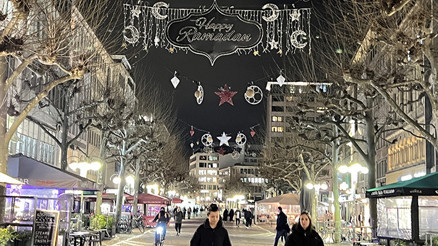 Frankfurt’un ana caddesi Ramazan ayı için süslendi