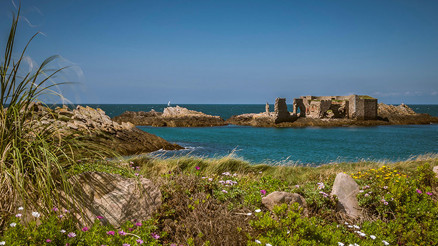 Uzaktan bakıldığında cennetten bir köşe gibi görünüyor ama... Geçmişinde çok korkunç olaylar yatıyor