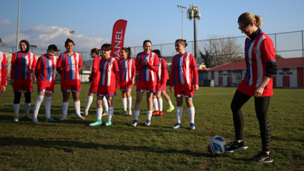 Başlama vuruşu Şahika Ercümenden
