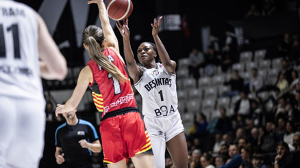 Beşiktaş, Spar Gironayı farklı devirdi