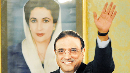 Butto’nun eşi ikinci kez Cumhurbaşkanı