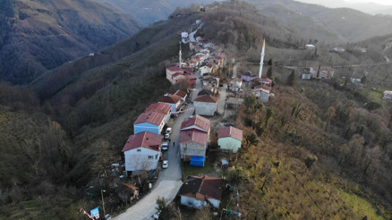 Bir adımda il değiştirip 1 dakika arayla oruç açıyorlardı, iki mahalleden ortak iftar kararı