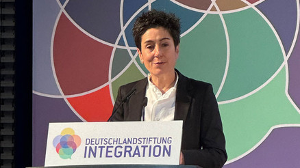 Dunja Hayali’ye ‘uyuma katkı’ ödülü