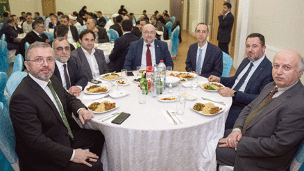 İslam Toplumu Milli Görüş yeni binasında iftar verdi