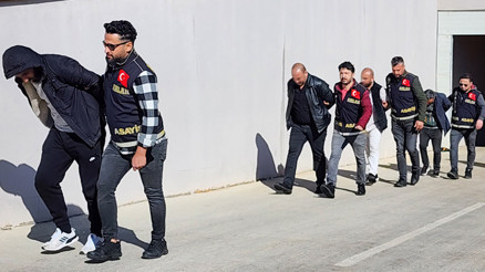 Antalyada fuhuş operasyonu Şifreli konuşmaları deşifre edildi... Gözaltına alındılar Antalyada fuhuş operasyonu Şifreli konuşmaları deşifre edildi... Gözaltına alındılar