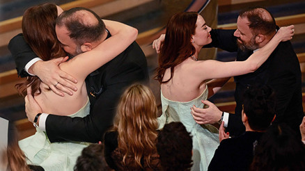 Güzel yıldız üçüncü Oscar’ına göz kırpıyor… Emma Stone büyük zaferinin ardından Yorgos Lanthimos’la yeniden bir arada