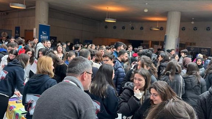Aday öğrencilere kariyer fuarı